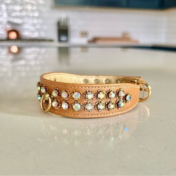 Wall Street Saratoga >Opalescent Crystal Embellished Leather Toy Dog Collar - Picture 5 of 14